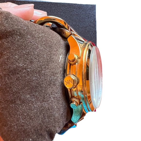 Vintage Michael Kors Turtle Shell Gold Watch - Picture 10 of 13